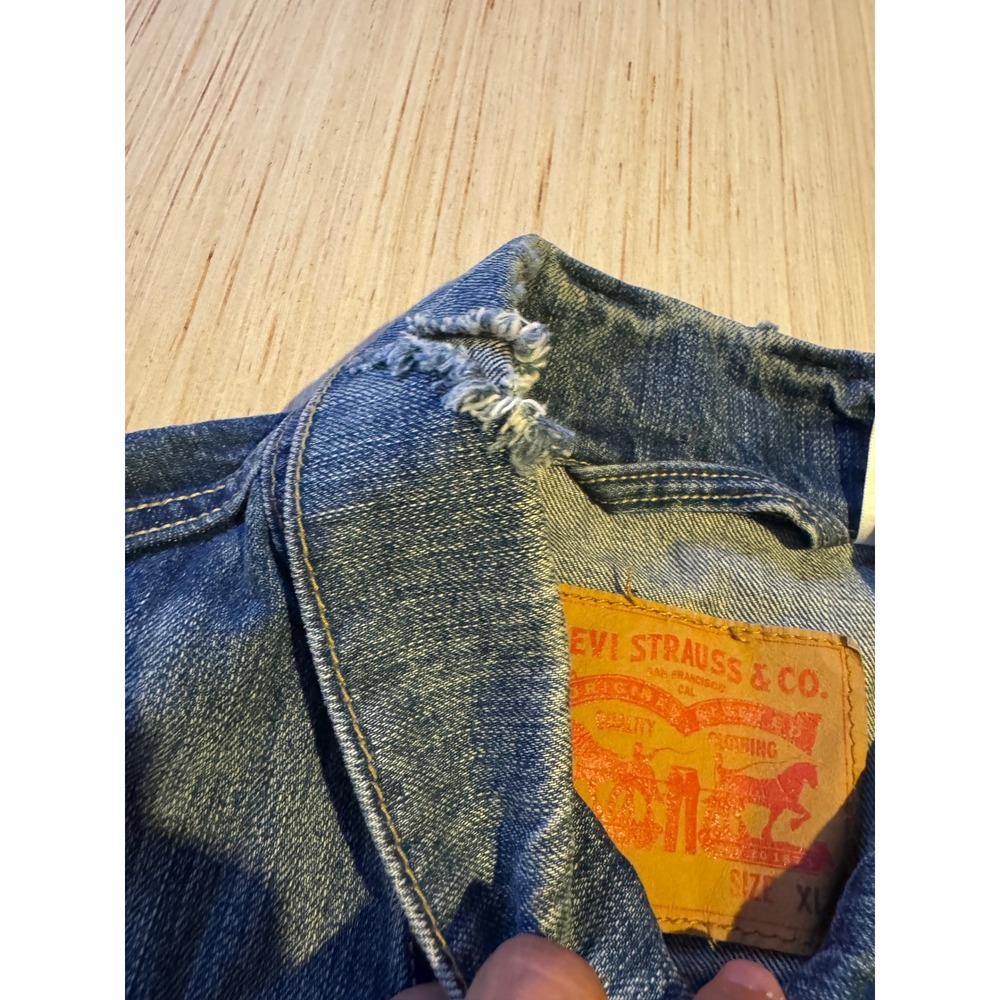 Levi's Mens Trucker Denim Jacket Medium Wash Blue Cotton XL Distressed Collar 37 - Picture 3 of 7